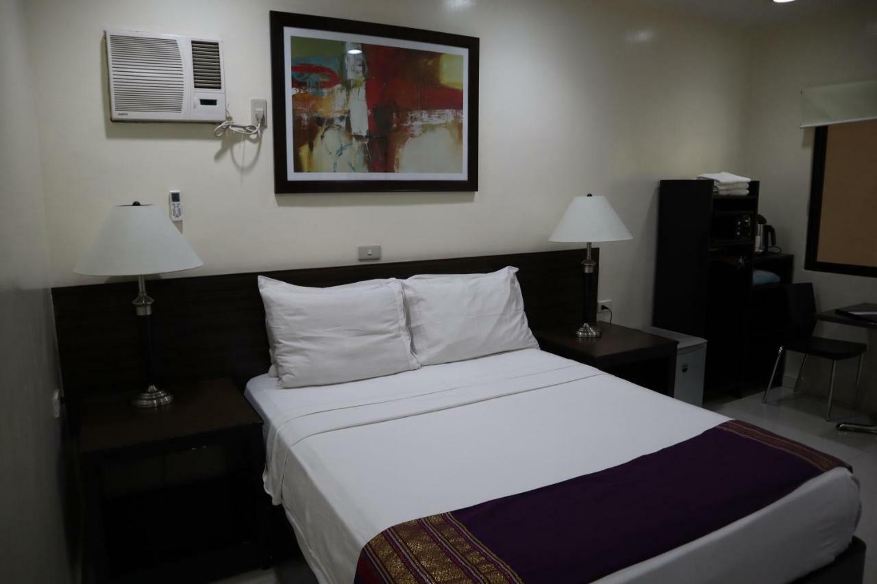 โดมิซิลิโอ ลอเรนโซ Hotel Davao ภายนอก รูปภาพ