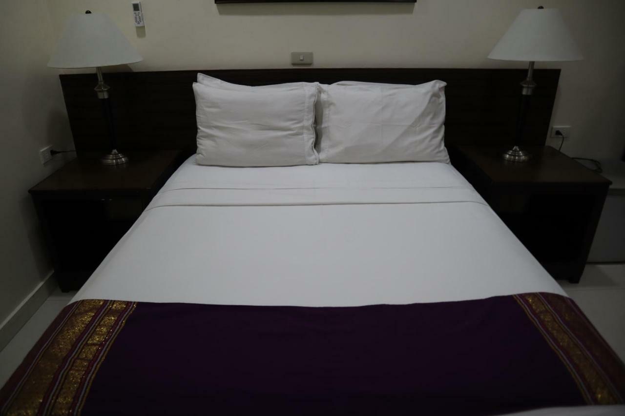 โดมิซิลิโอ ลอเรนโซ Hotel Davao ภายนอก รูปภาพ