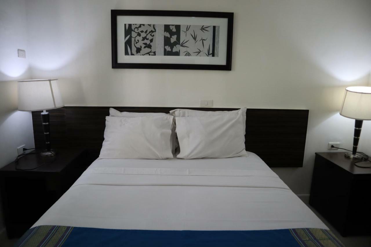 โดมิซิลิโอ ลอเรนโซ Hotel Davao ภายนอก รูปภาพ