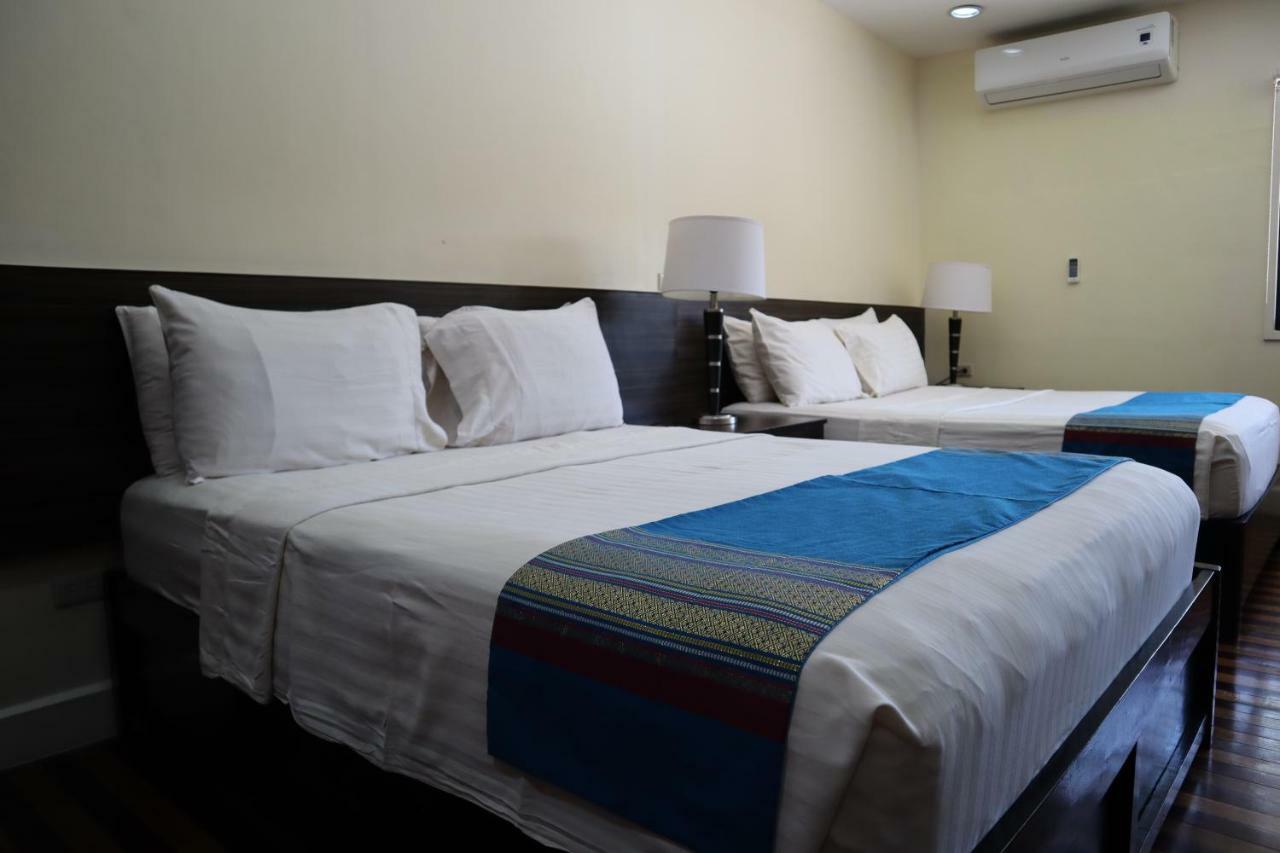 โดมิซิลิโอ ลอเรนโซ Hotel Davao ภายนอก รูปภาพ