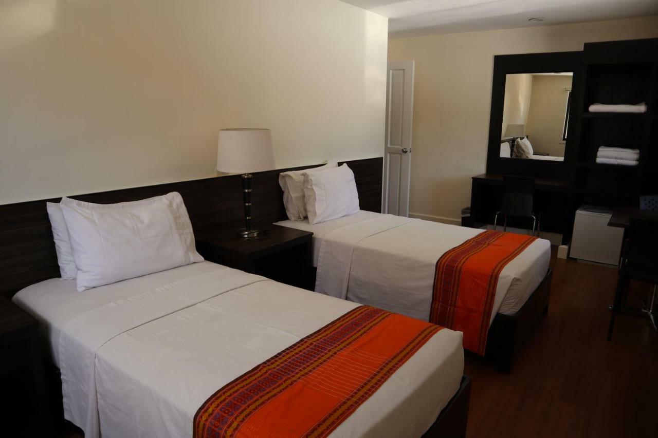 โดมิซิลิโอ ลอเรนโซ Hotel Davao ภายนอก รูปภาพ