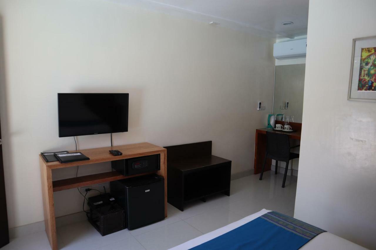 โดมิซิลิโอ ลอเรนโซ Hotel Davao ภายนอก รูปภาพ