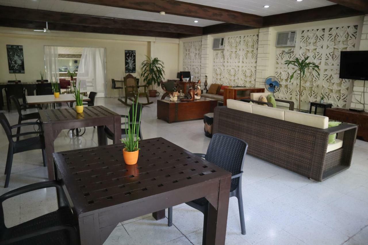 โดมิซิลิโอ ลอเรนโซ Hotel Davao ภายนอก รูปภาพ