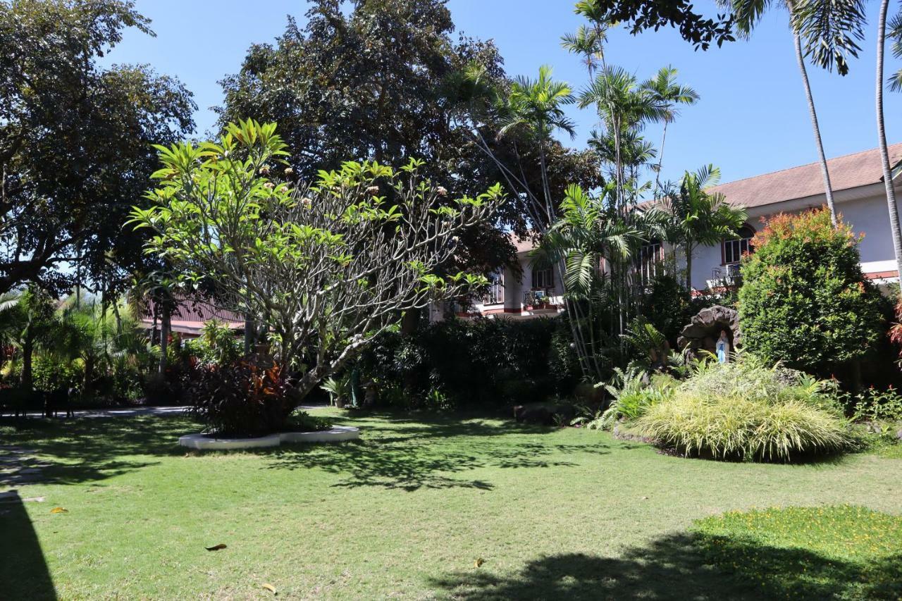 โดมิซิลิโอ ลอเรนโซ Hotel Davao ภายนอก รูปภาพ