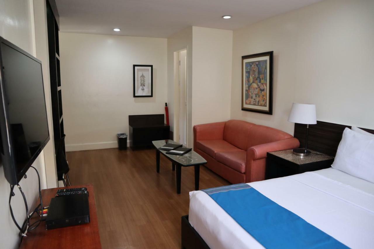 โดมิซิลิโอ ลอเรนโซ Hotel Davao ภายนอก รูปภาพ