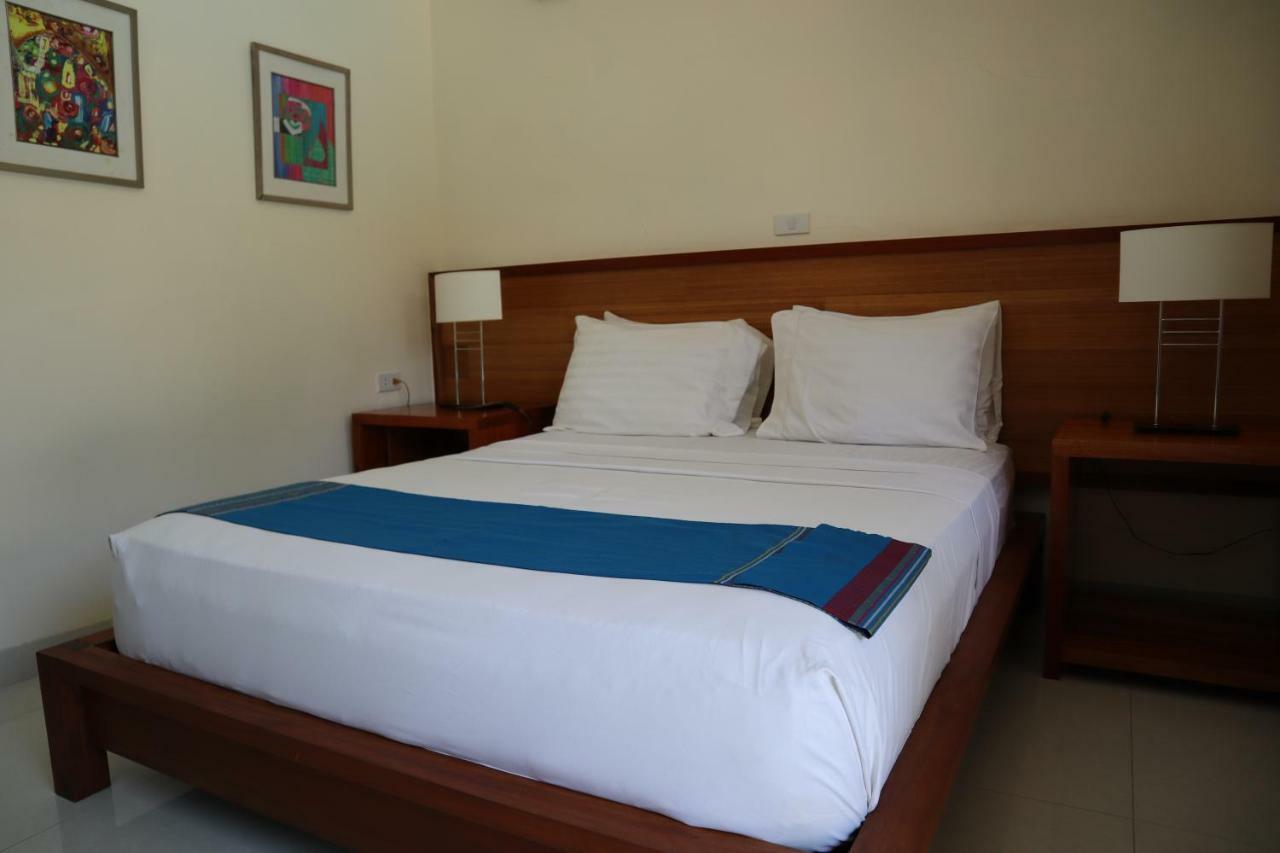 โดมิซิลิโอ ลอเรนโซ Hotel Davao ภายนอก รูปภาพ