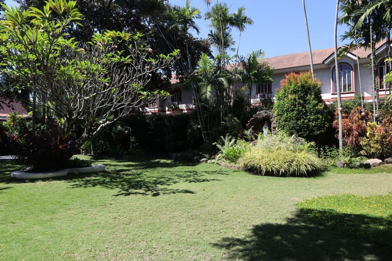 โดมิซิลิโอ ลอเรนโซ Hotel Davao ภายนอก รูปภาพ