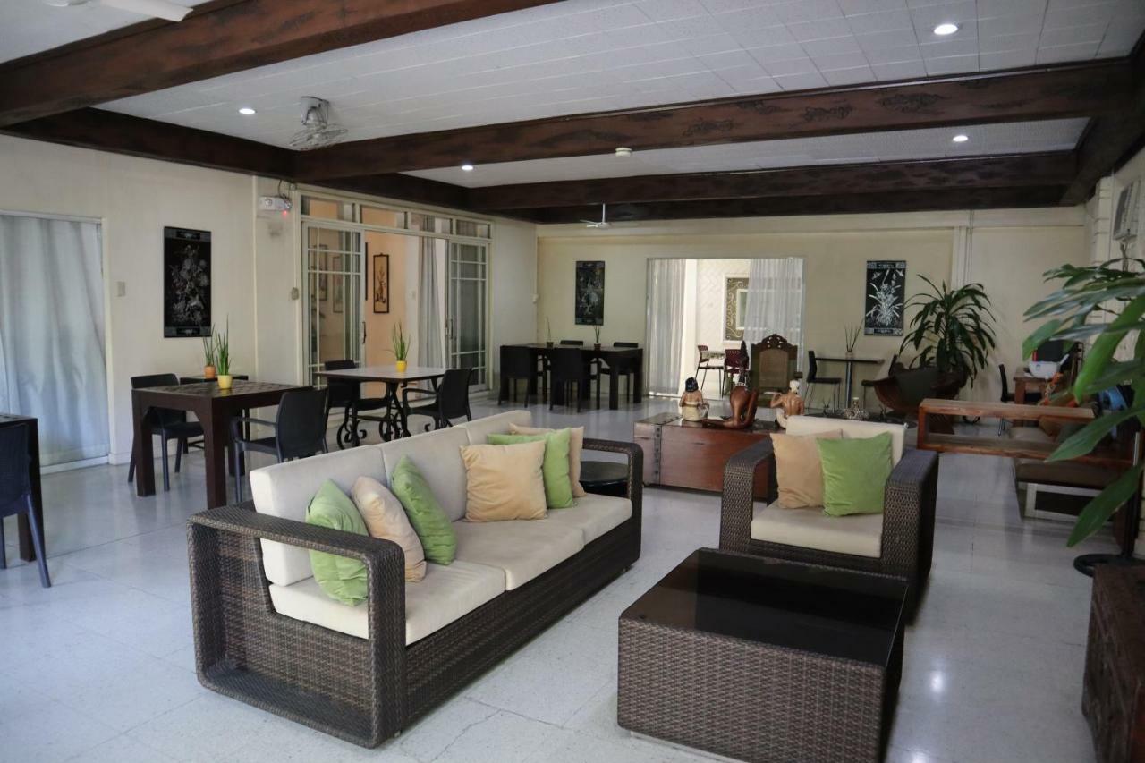 โดมิซิลิโอ ลอเรนโซ Hotel Davao ภายนอก รูปภาพ