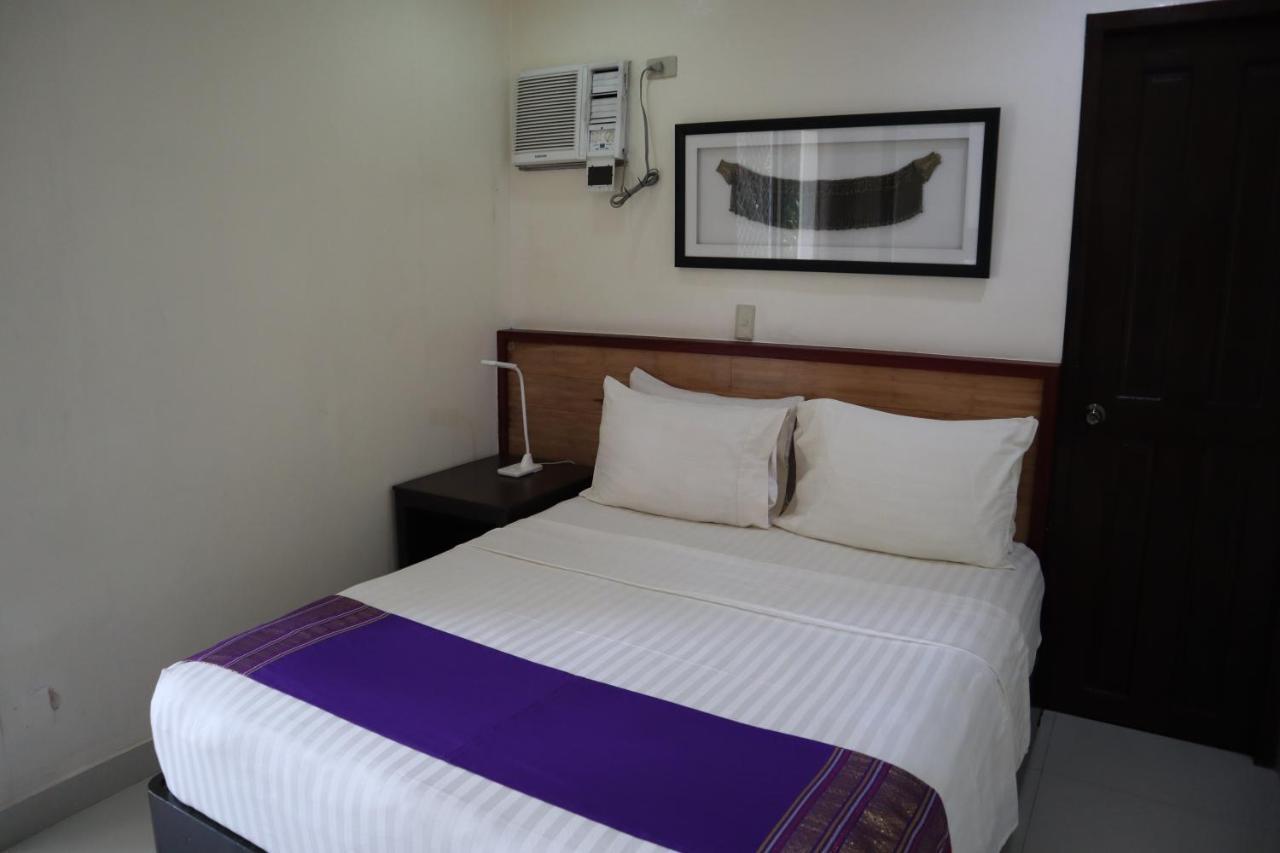 โดมิซิลิโอ ลอเรนโซ Hotel Davao ภายนอก รูปภาพ